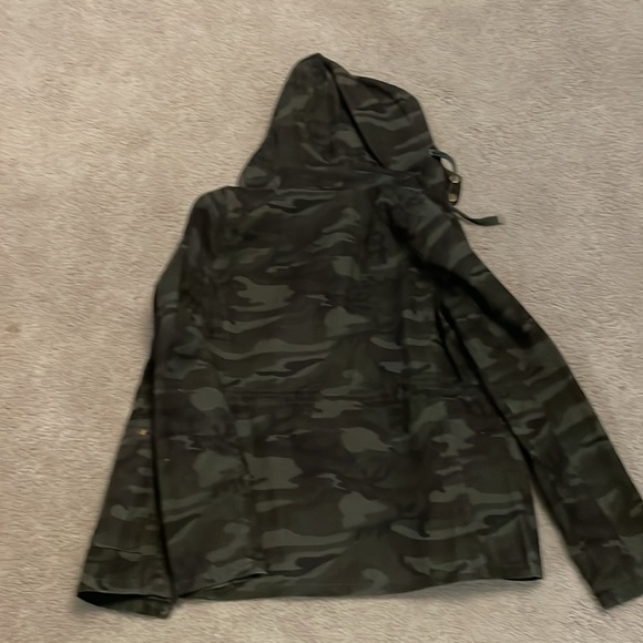 Zenana Outfitters size medium camo jacket - Picture 2 of 2